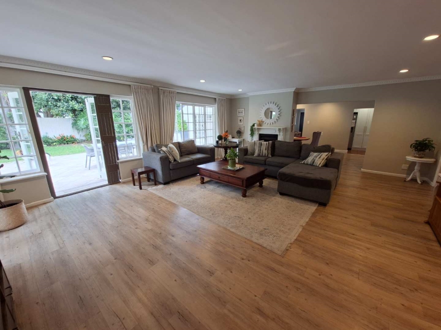 4 Bedroom Property for Sale in Constantia Western Cape
